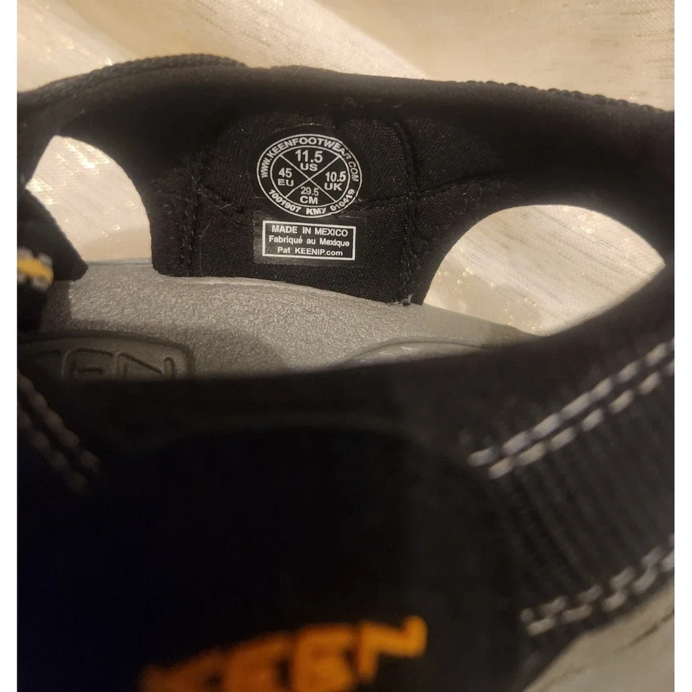 Men's Keen Newport H2 Water Sport Shoes Sandals Closed Toe Black Size 11.5